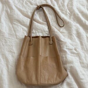 Are Studio barre barrel bag